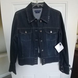 Cropped jean jacket NWT medium